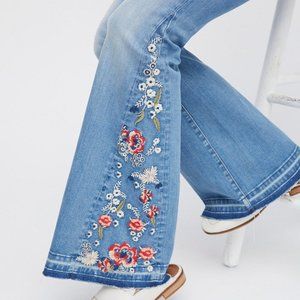 Driftwood Farrah Embroidered Flare Jeans 27